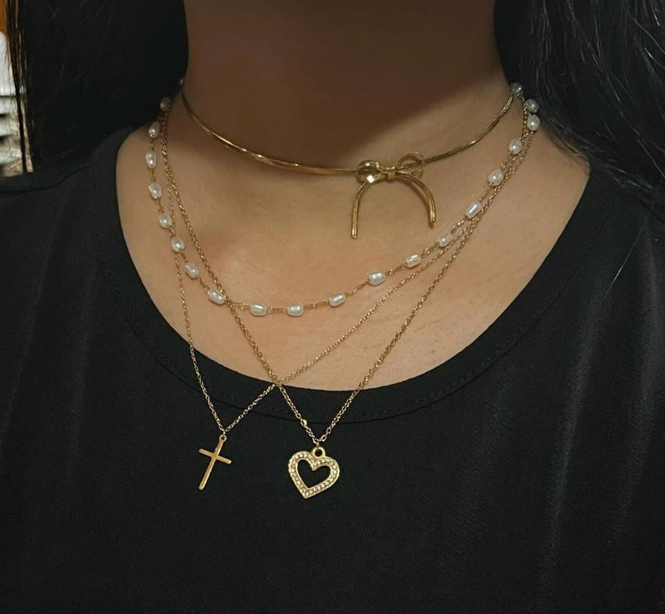 Minimal Cross Necklace