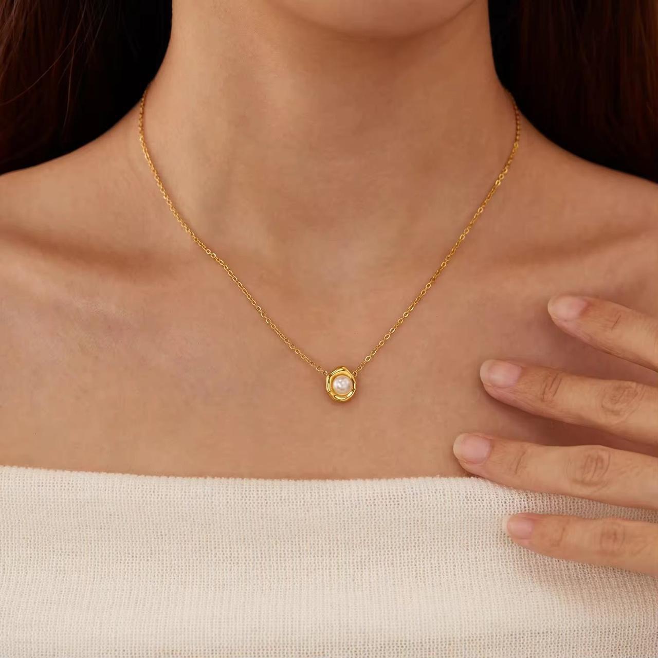 Pearl Pendant Necklace