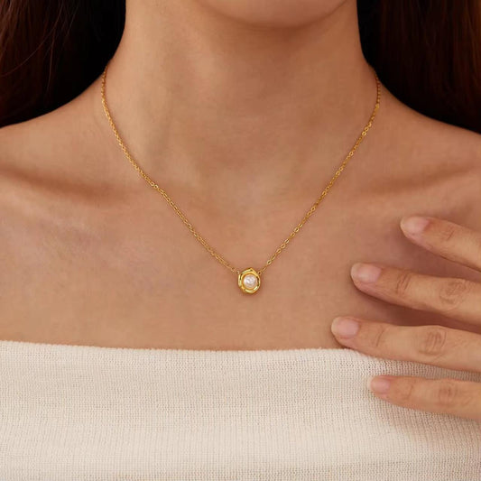 Pearl Pendant Necklace