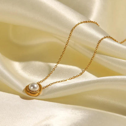 Pearl Pendant Necklace